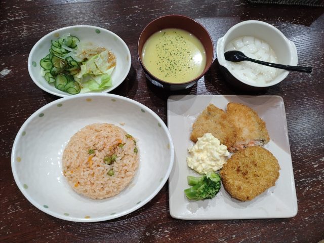 お昼ご飯のご紹介